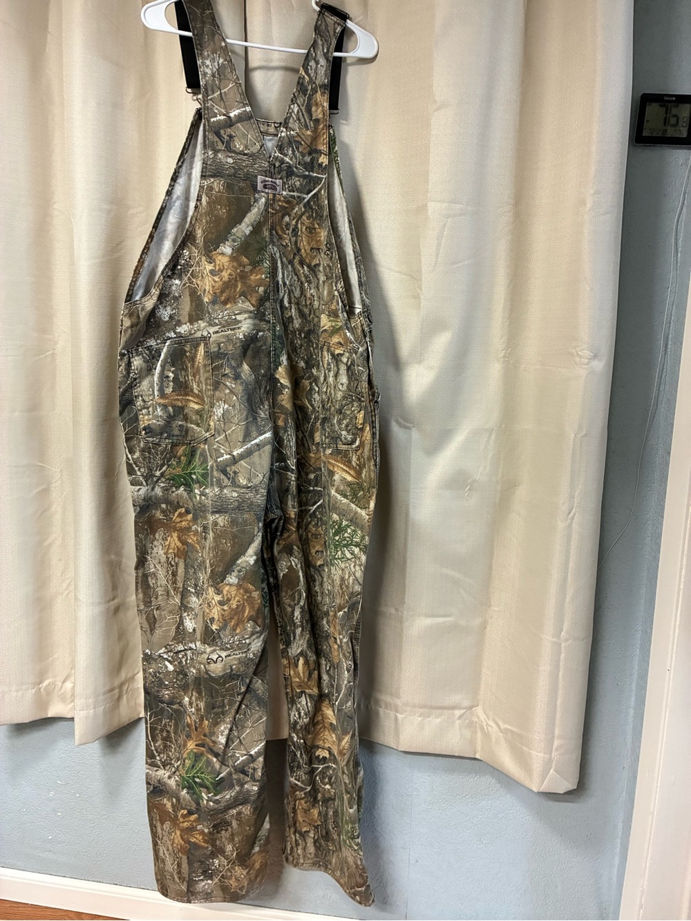 Realtree Camo Hunting Bib Overalls - Picture 4 of 6